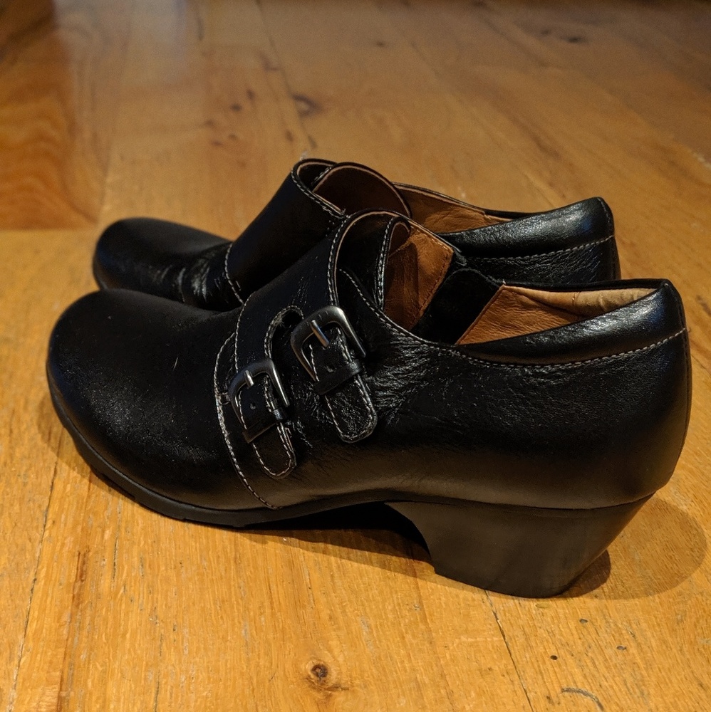 NEW Ankle Boots w/ Buckle Straps